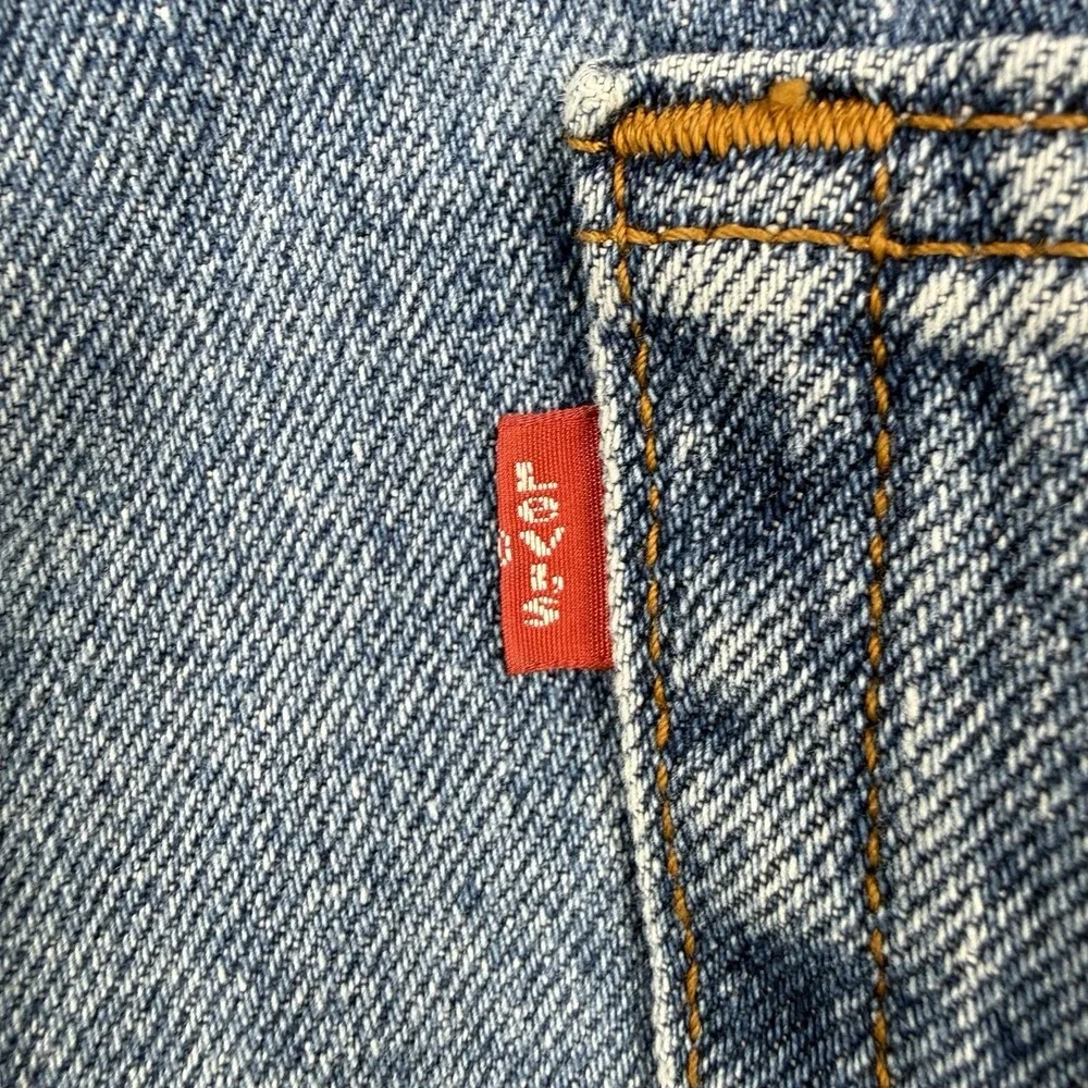Vintage Levis Jeans Mens 34x30 Medium Wash 505 Regular‎ Straight Leg Denim Y2K